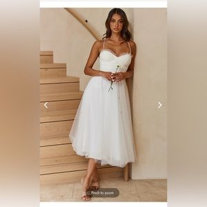 Selfie Leslie SMITTEN SWEETHEART NECKLINE CHIFFON MIDI DRESS WHITE